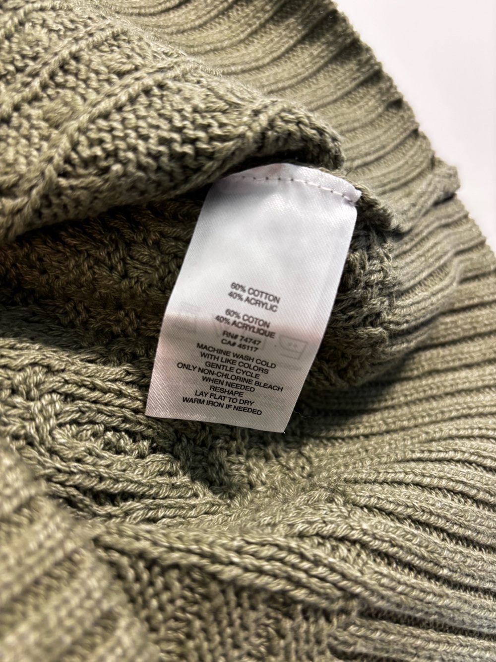 NWT Natural Reflections Olive Green Cable Knit V-Neck Sweater, Large - Picture 5 of 9